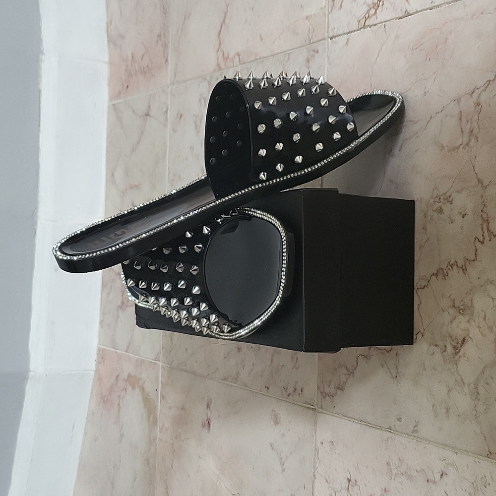 Beautiful Clear Black and Silver Sandals